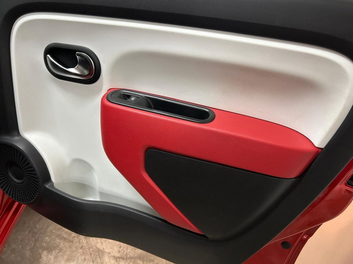 Renault Twingo 1.0 SCe Wave (18)