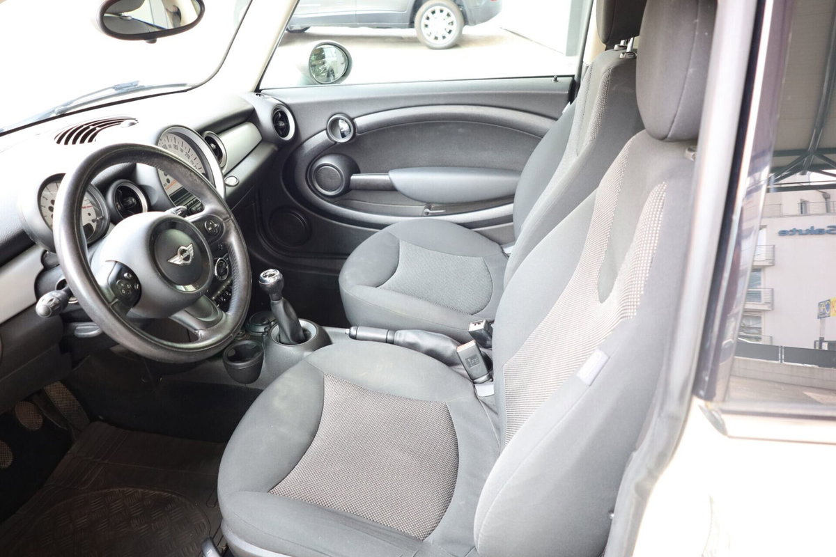 MINI Mini 1.6 16V One (55kW) (9)