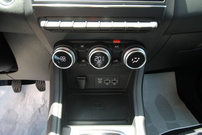 Renault Captur TCe 100 CV GPL FAP Zen (13)