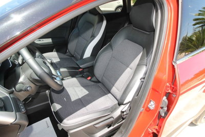 Renault Captur TCe 100 CV GPL FAP Zen (17)