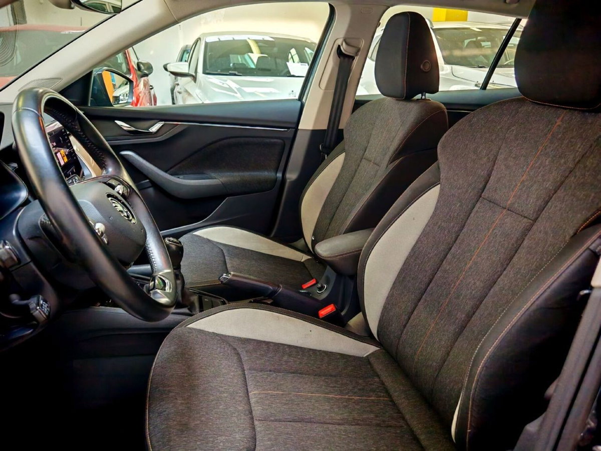 Skoda Scala 1.0 G-Tec Style (11)