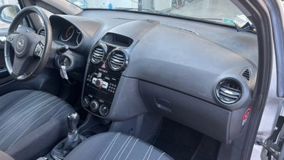 Opel Corsa 1.2i 16V cat 5 porte Cosmo (20)