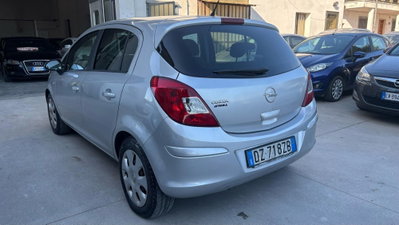 Opel Corsa 1.0 12V 5 porte Club (10)