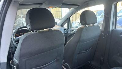 Opel Corsa 1.0 12V 5 porte Club (13)