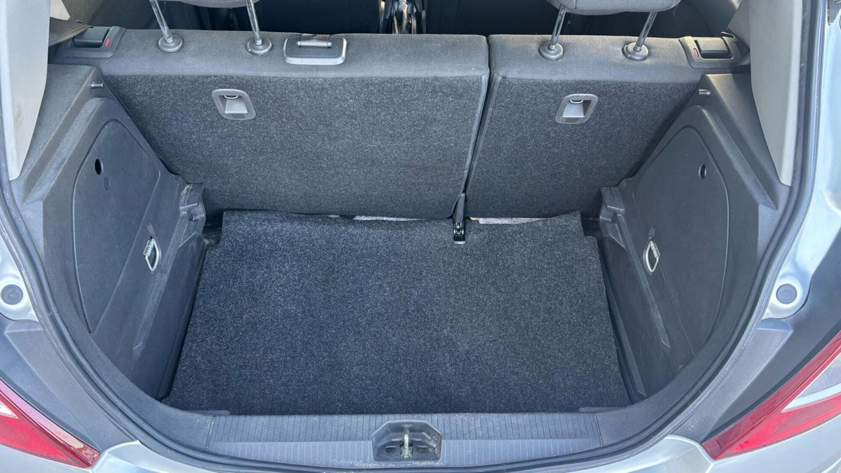 Opel Corsa 1.0 12V 5 porte Club (17)