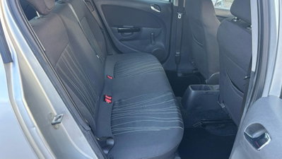 Opel Corsa 1.0 12V 5 porte Club (18)