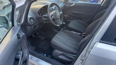 Opel Corsa 1.0 12V 5 porte Club (5)