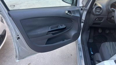 Opel Corsa 1.0 12V 5 porte Club (6)
