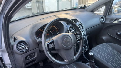 Opel Corsa 1.0 12V 5 porte Club (7)