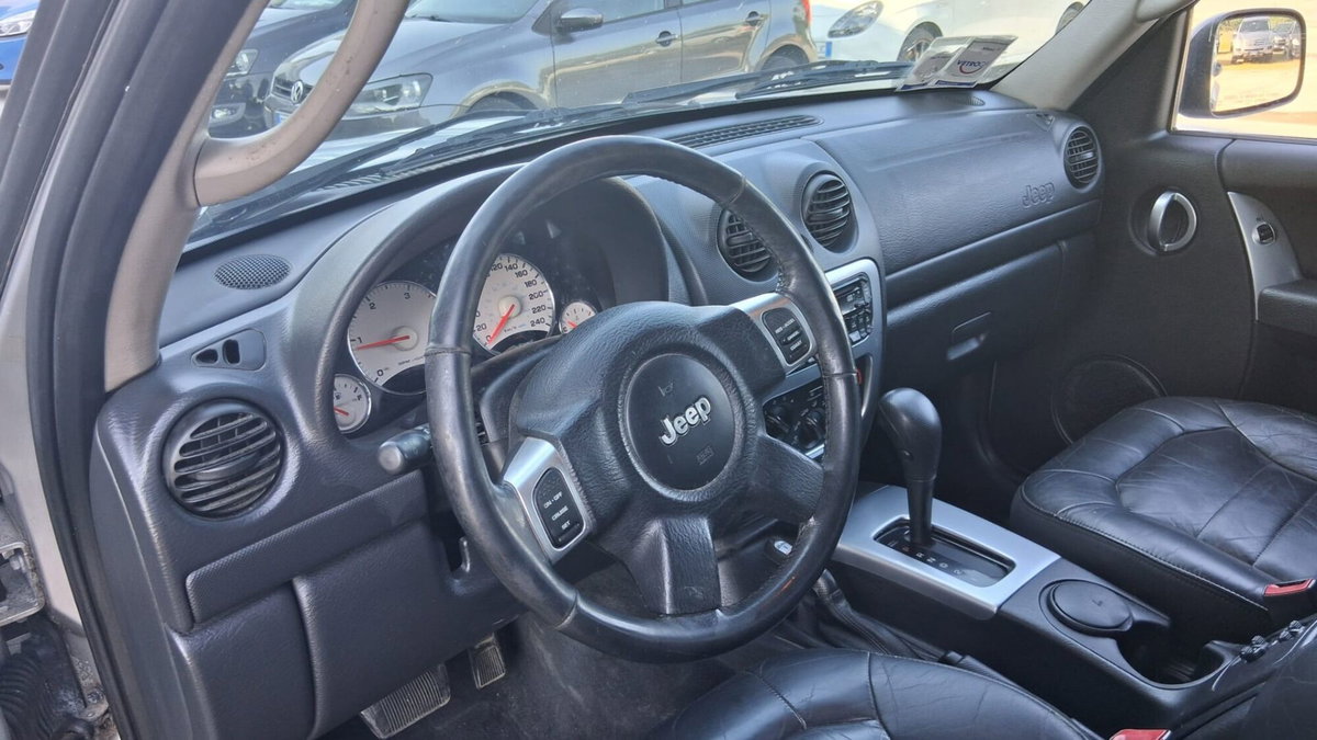 Jeep Cherokee 2.5 CRD Limited (12)
