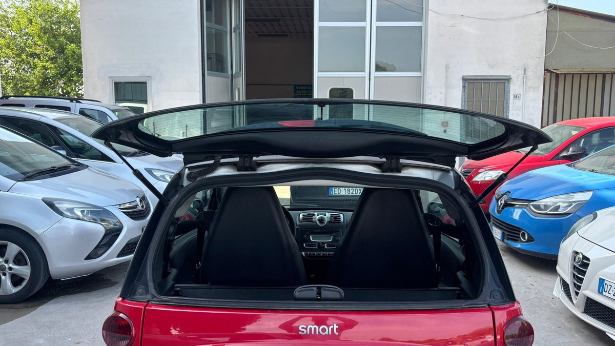 smart Fortwo 1000 52 kW MHD coupé pure (10)