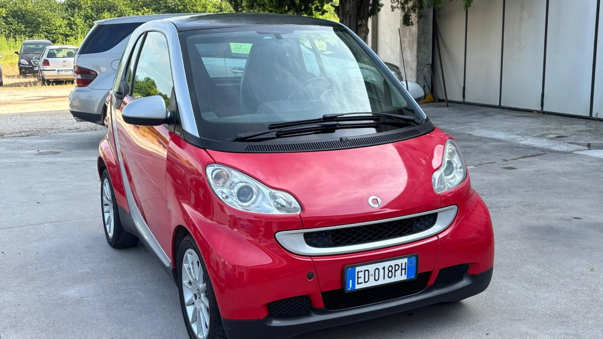 smart Fortwo 1000 52 kW MHD coupé pure (13)