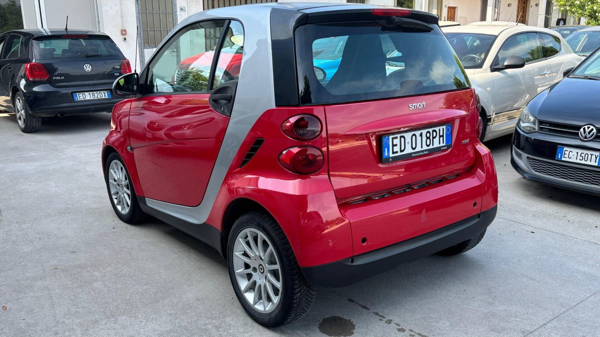 smart Fortwo 1000 52 kW MHD coupé pure (14)