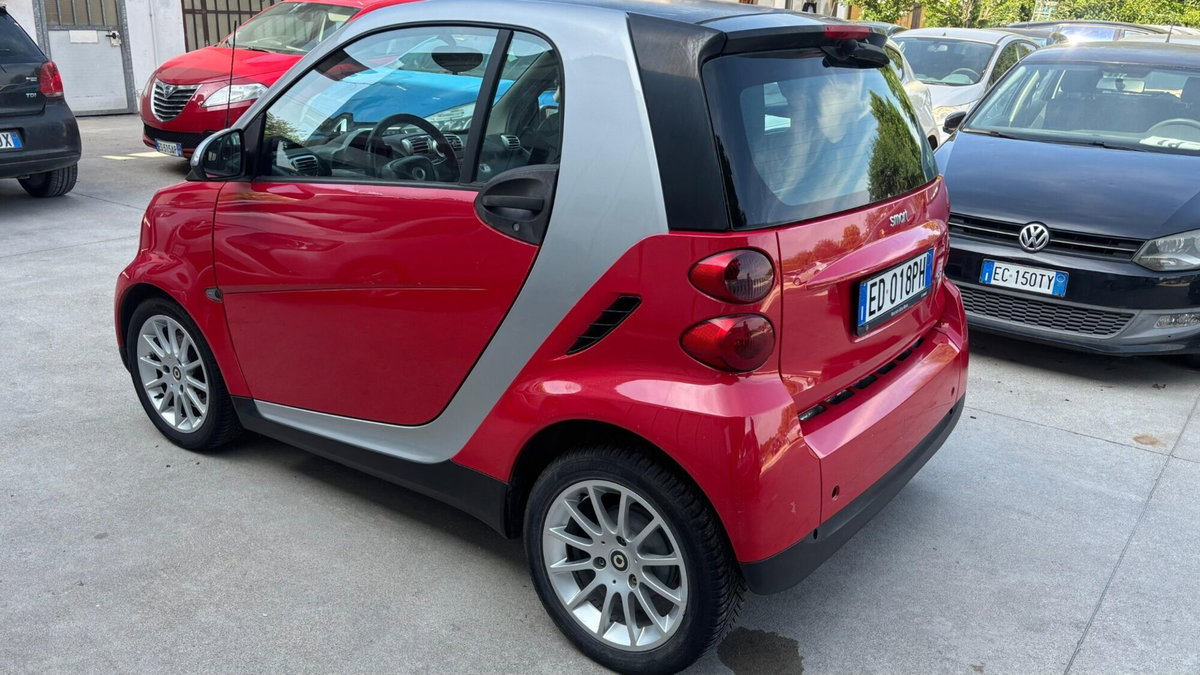 smart Fortwo 1000 52 kW MHD coupé pure (2)