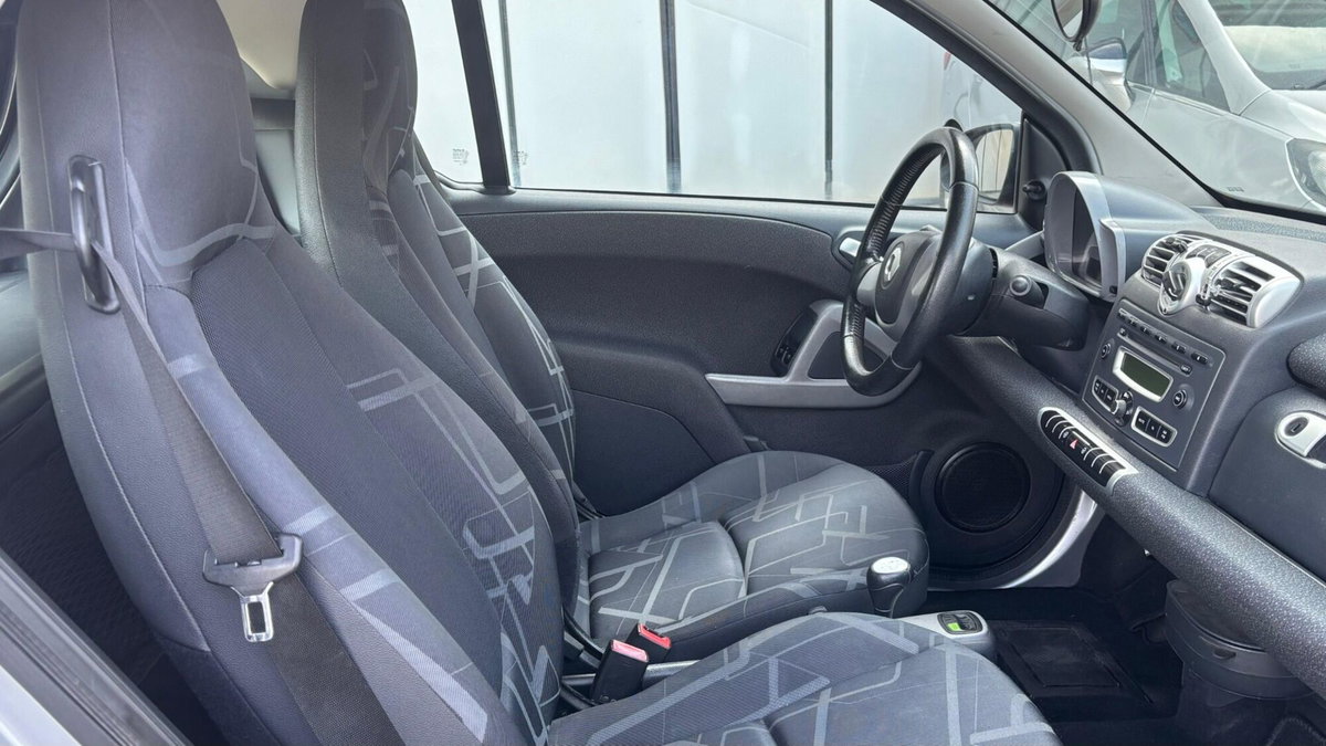 smart Fortwo 1000 52 kW MHD coupé pure (3)