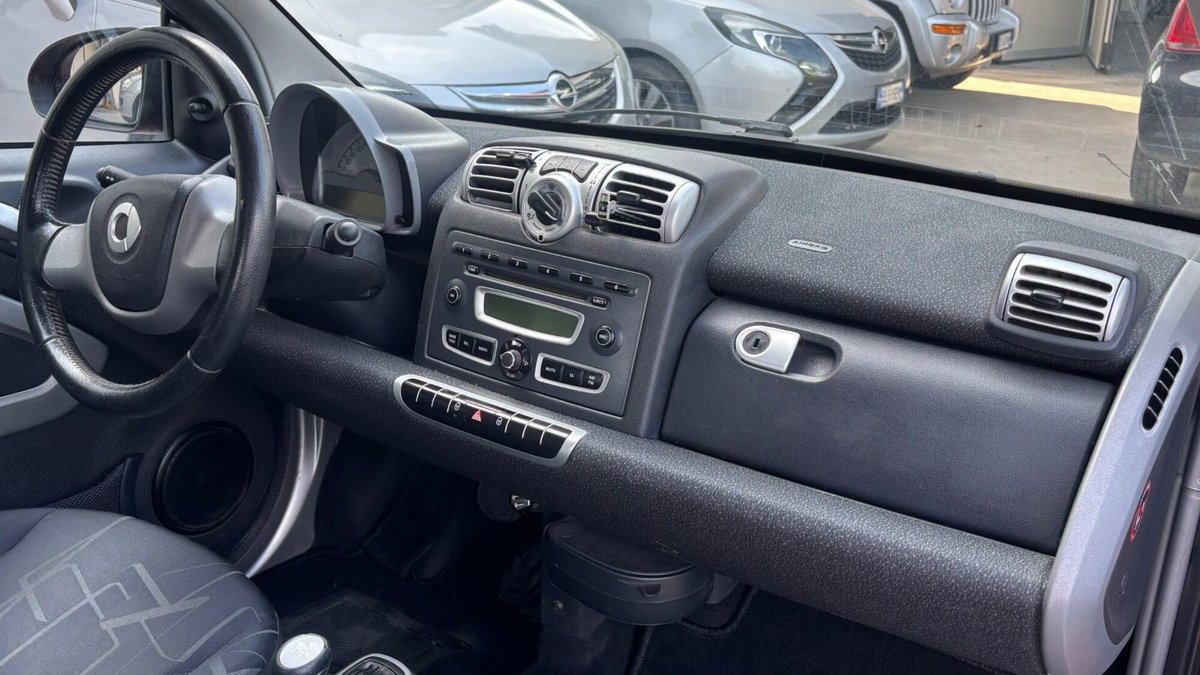 smart Fortwo 1000 52 kW MHD coupé pure (6)