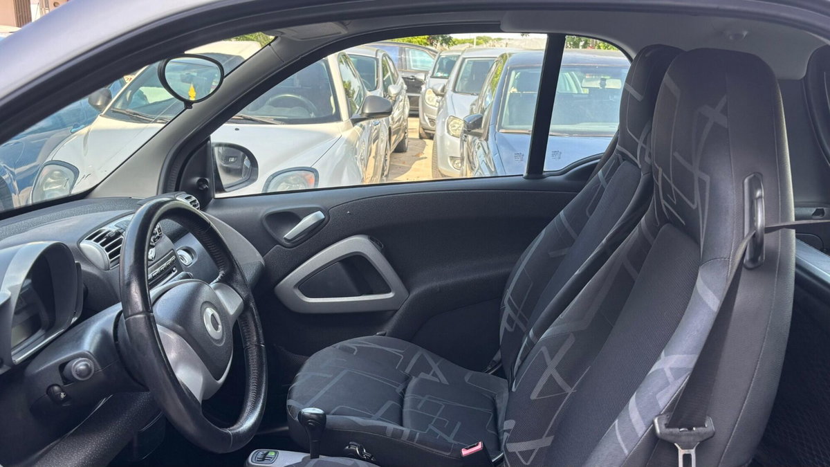 smart Fortwo 1000 52 kW MHD coupé pure (7)