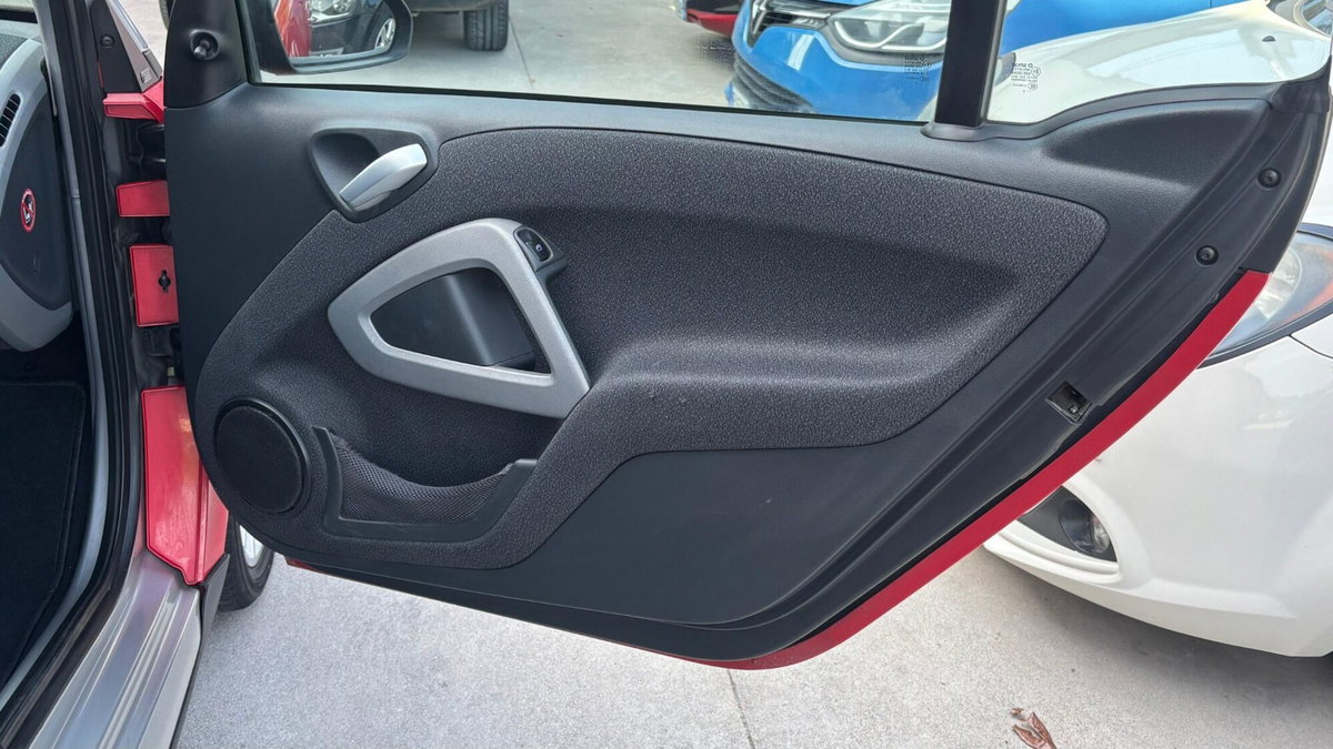 smart Fortwo 1000 52 kW MHD coupé pure (8)