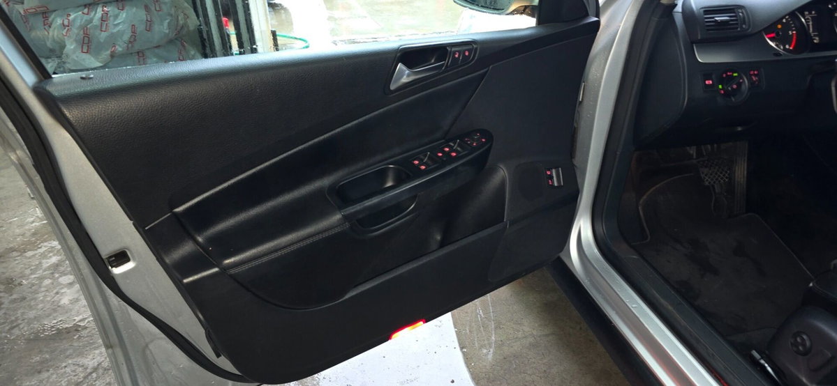 Volkswagen Passat Variant 2.0 TDI DPF BlueTDI Comf. (8)