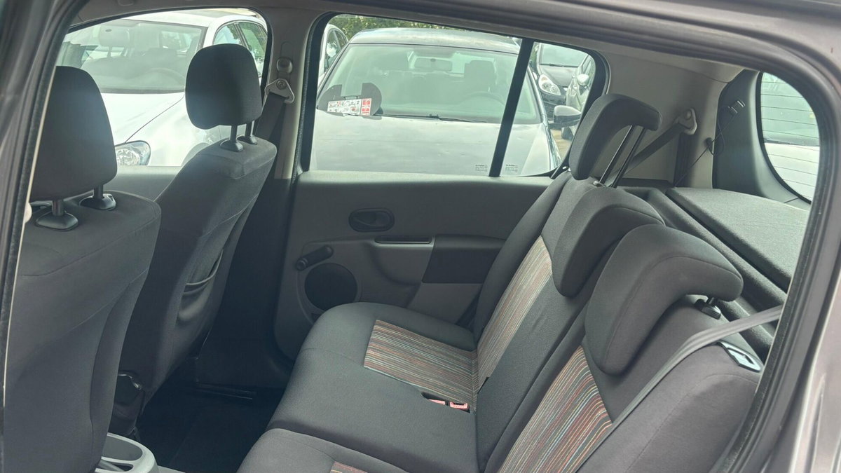 Renault Modus 1.5 dCi 85CV Dynamique (11)