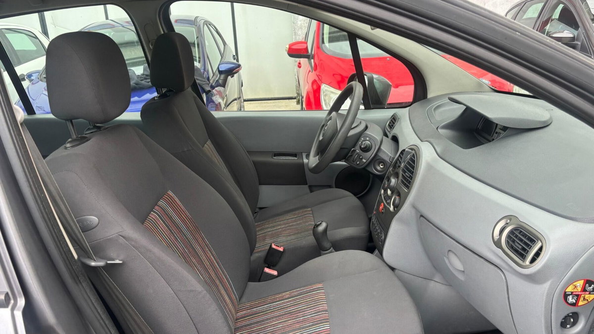 Renault Modus 1.5 dCi 85CV Dynamique (13)
