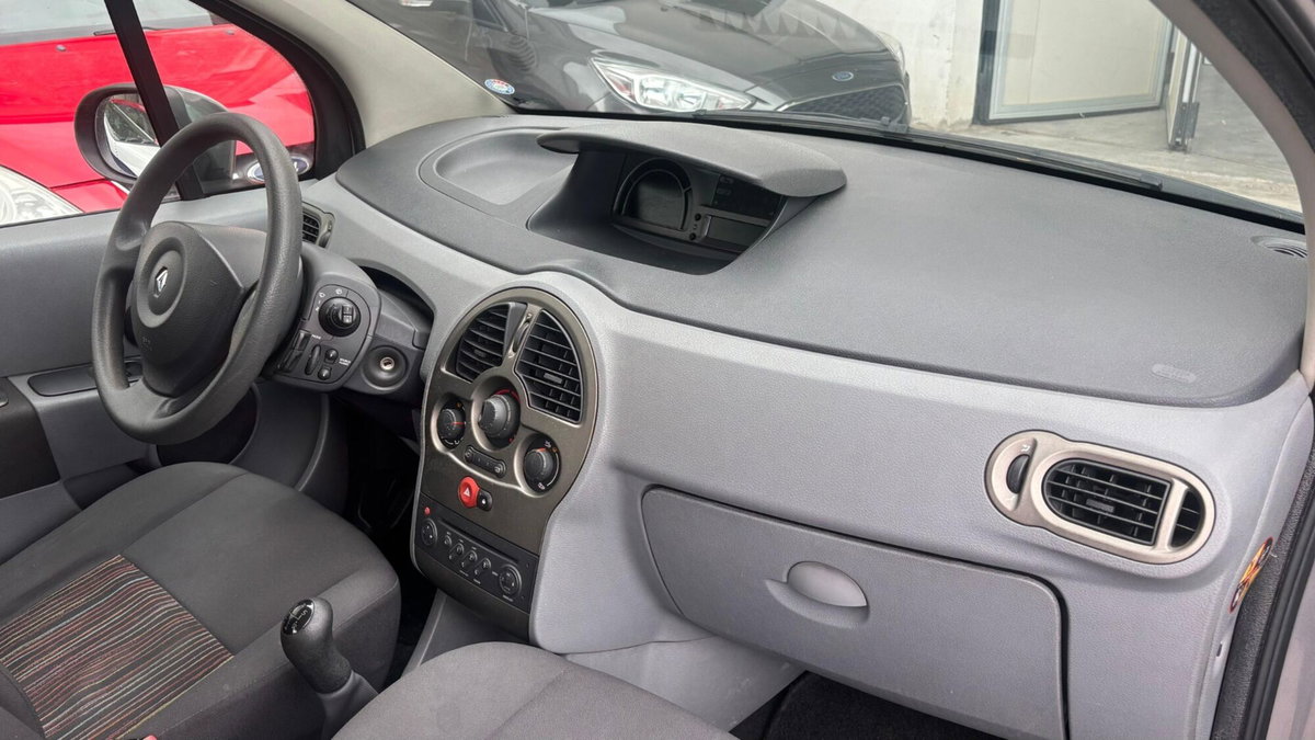 Renault Modus 1.5 dCi 85CV Dynamique (15)