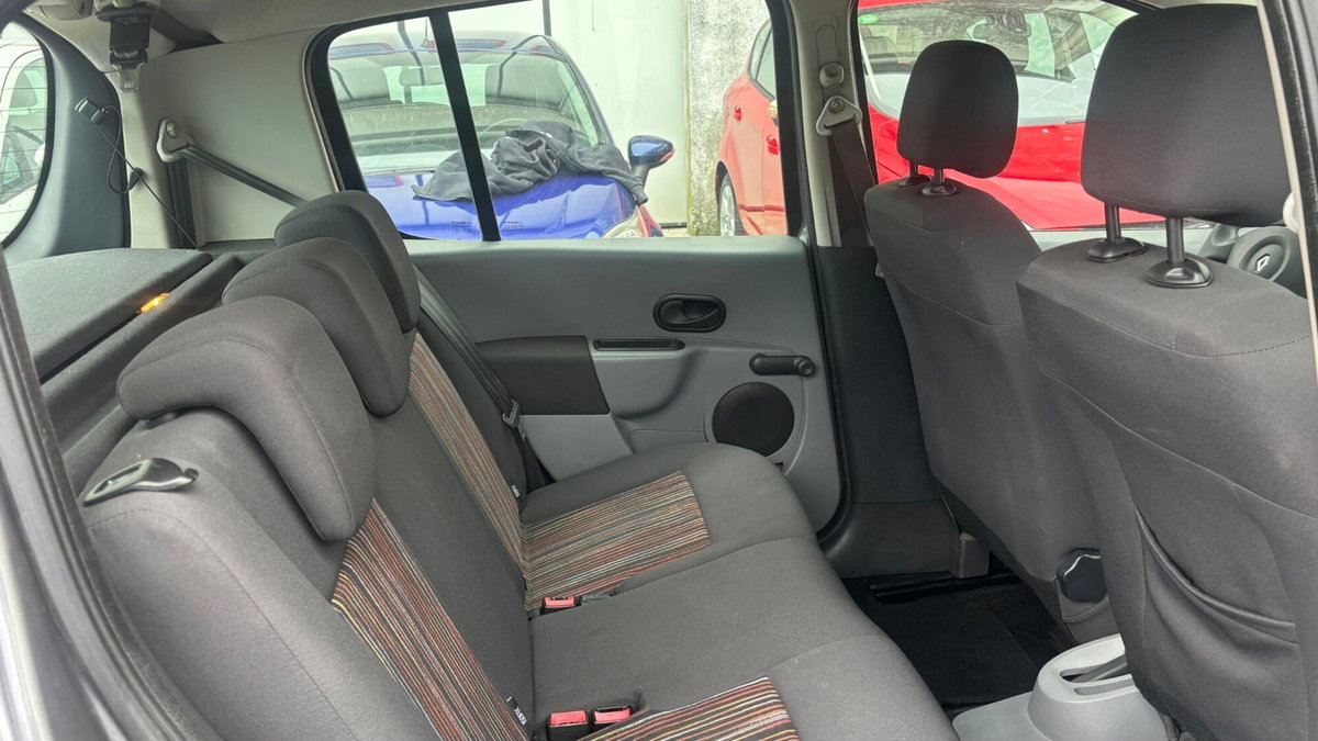 Renault Modus 1.5 dCi 85CV Dynamique (16)