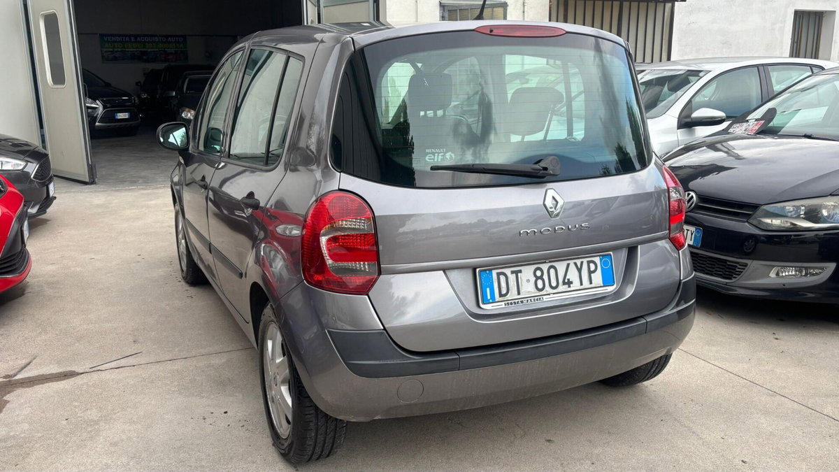 Renault Modus 1.5 dCi 85CV Dynamique (4)