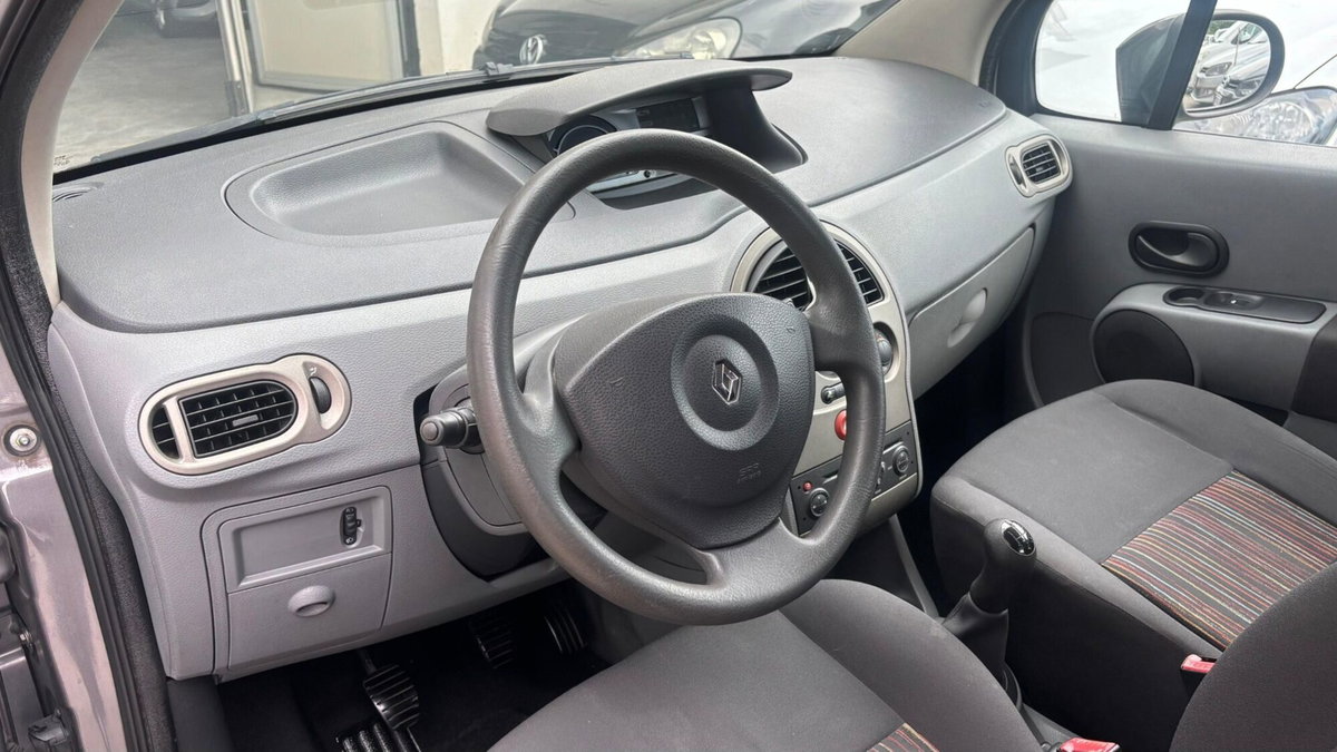 Renault Modus 1.5 dCi 85CV Dynamique (7)
