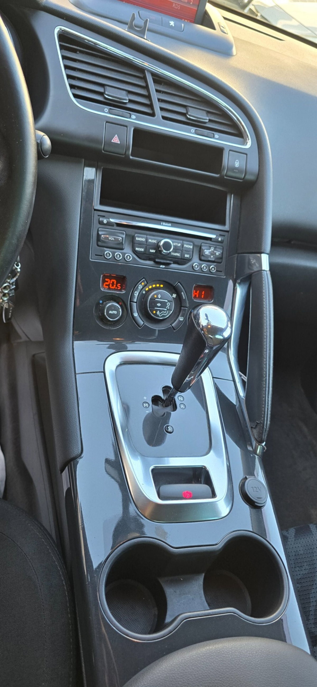 Peugeot 3008 1.6 e-HDi 112CV cambio robotizzato Stop&Start Access (10)