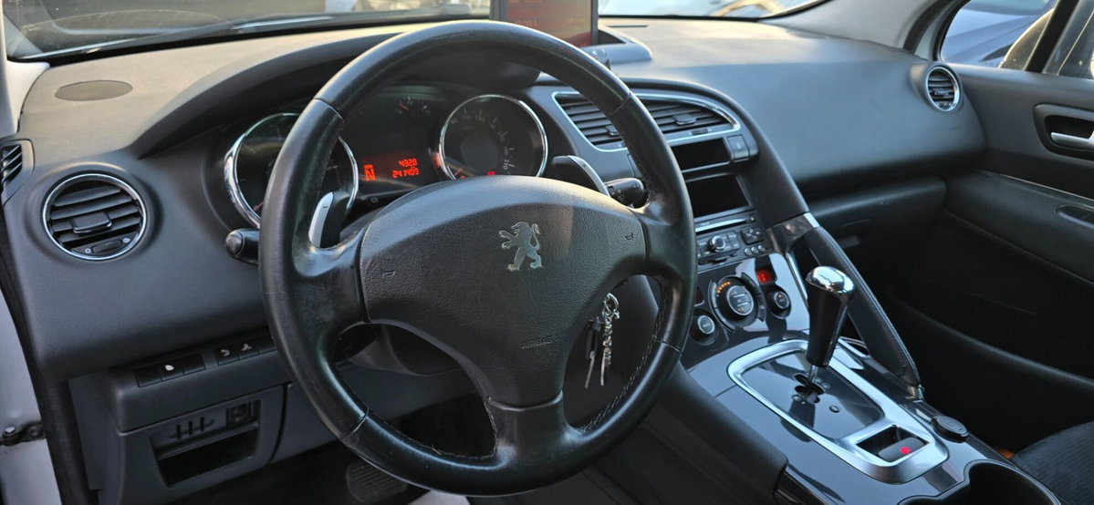 Peugeot 3008 1.6 e-HDi 112CV cambio robotizzato Stop&Start Access (11)