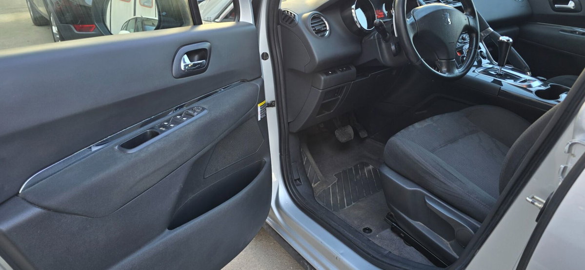 Peugeot 3008 1.6 e-HDi 112CV cambio robotizzato Stop&Start Access (13)