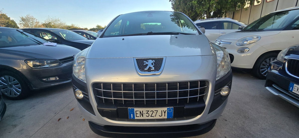 Peugeot 3008 1.6 e-HDi 112CV cambio robotizzato Stop&Start Access (4)