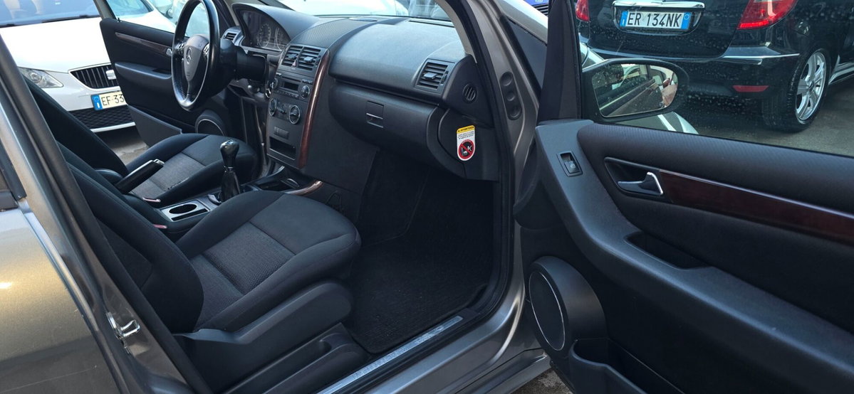 Mercedes-Benz Classe A 180 CDI Classic (10)