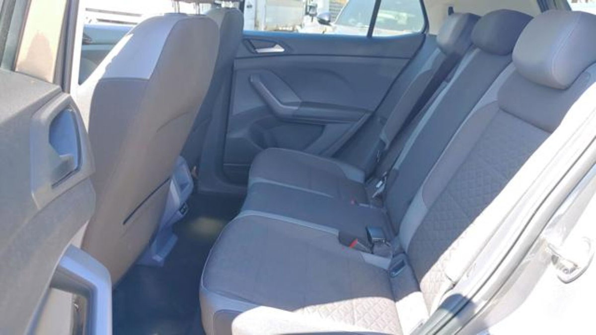 Volkswagen T-Cross 1.0 TSI 110 CV Sport (13)