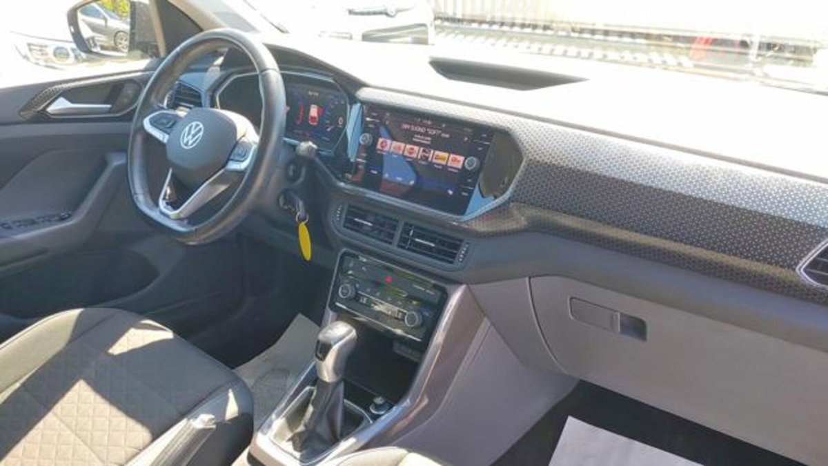 Volkswagen T-Cross 1.0 TSI 110 CV Sport (10)