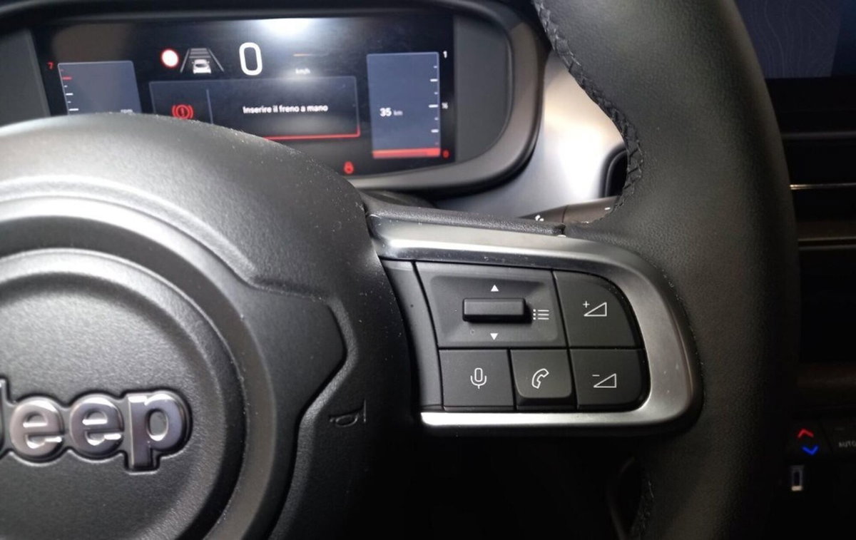 Jeep Avenger 1.2 turbo Summit fwd 100cv (11)