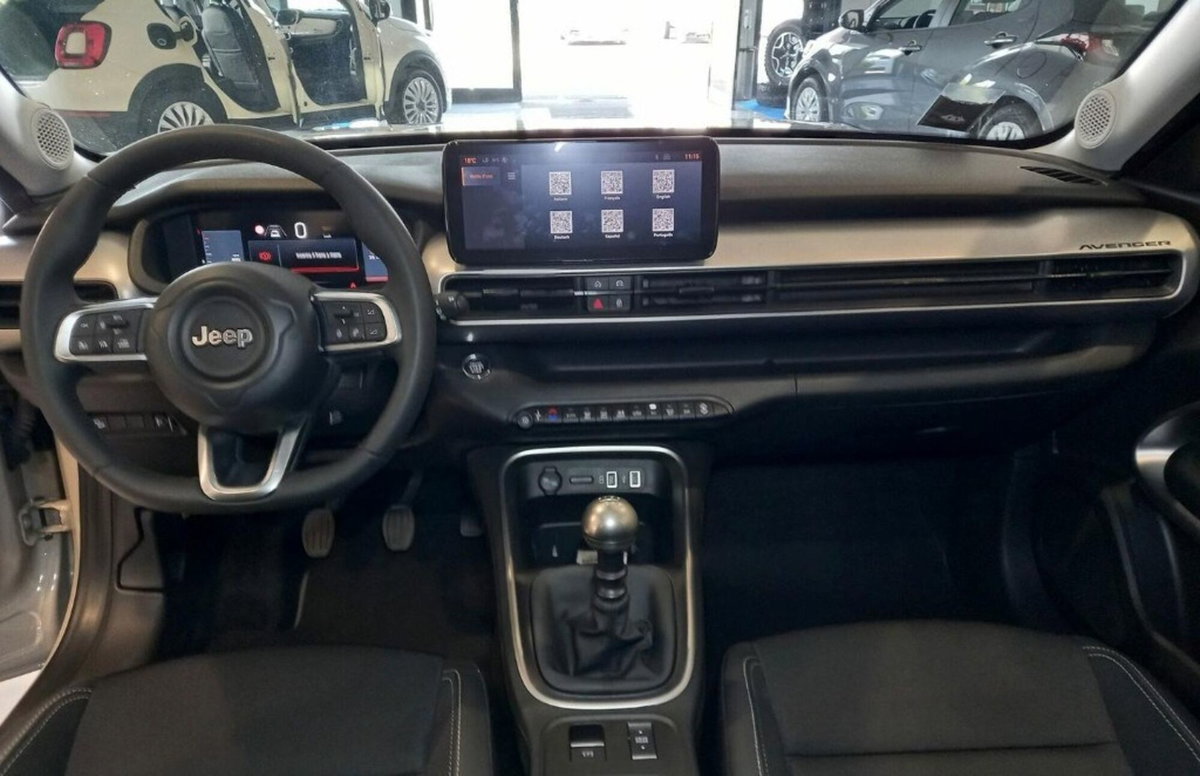 Jeep Avenger 1.2 turbo Summit fwd 100cv (17)