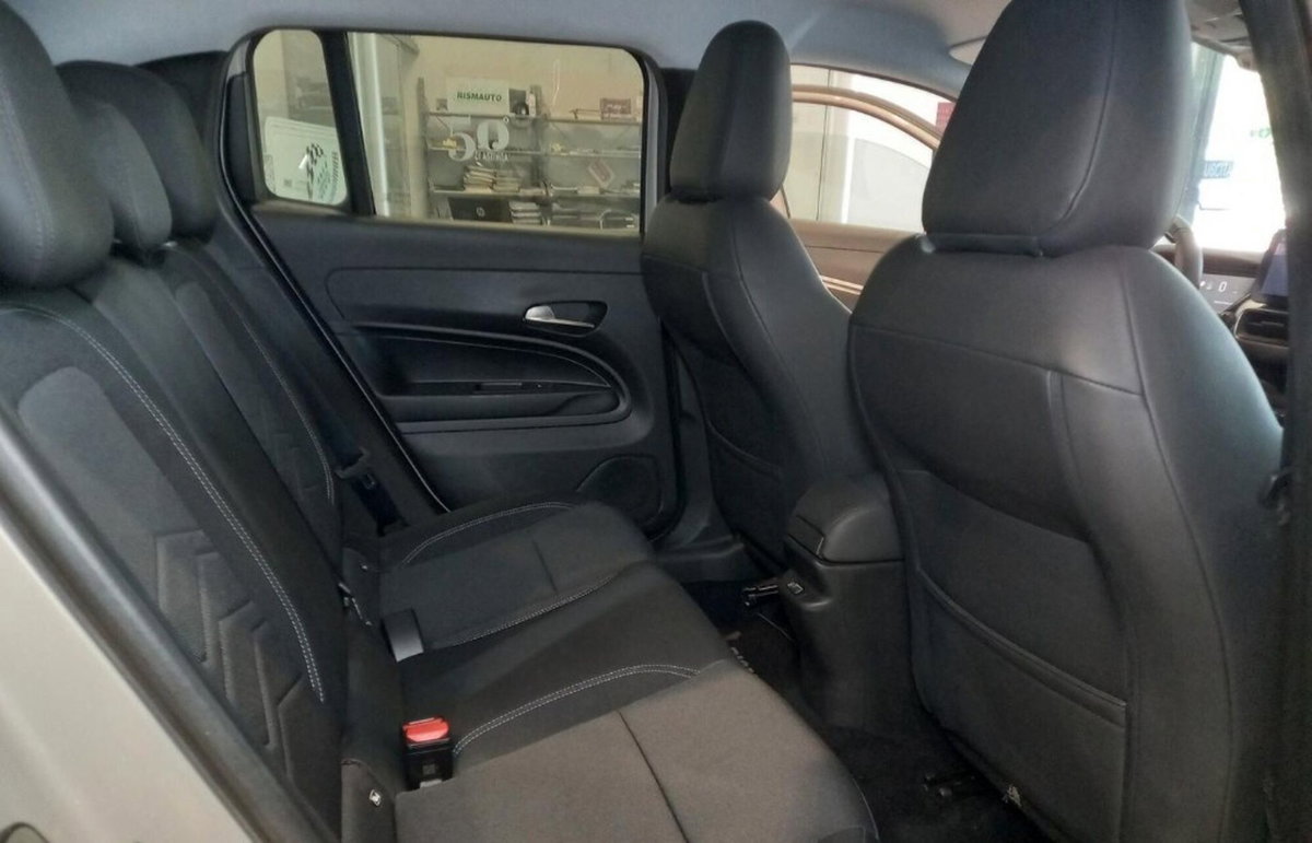 Jeep Avenger 1.2 turbo Summit fwd 100cv (19)