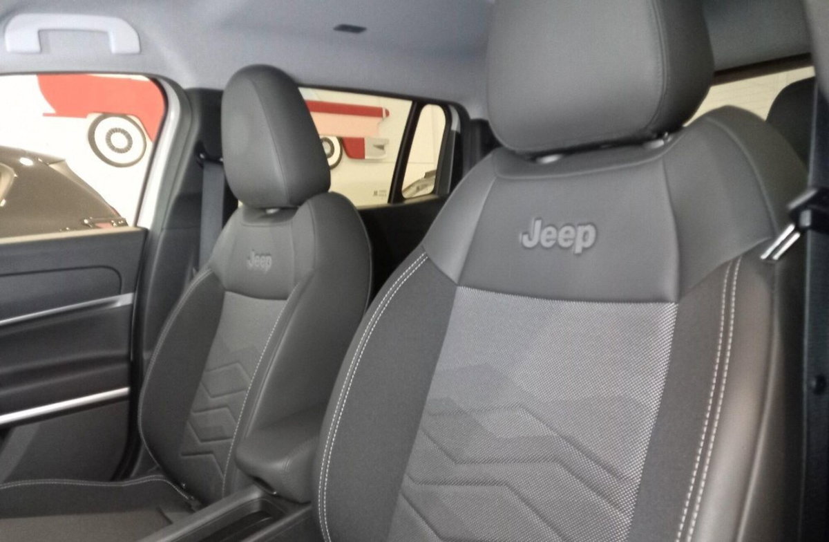 Jeep Avenger 1.2 turbo Summit fwd 100cv (9)