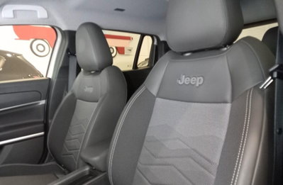 Jeep Avenger 1.2 turbo Summit fwd 100cv (9)