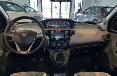 Lancia Ypsilon 1.2 69 CV 5 porte Gold (17)