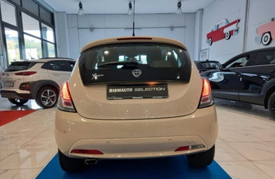 Lancia Ypsilon 1.2 69 CV 5 porte Gold (3)