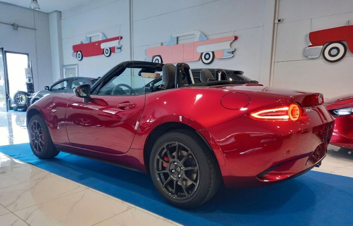 Mazda MX-5 1.5L Skyactiv-G Exceed (2)