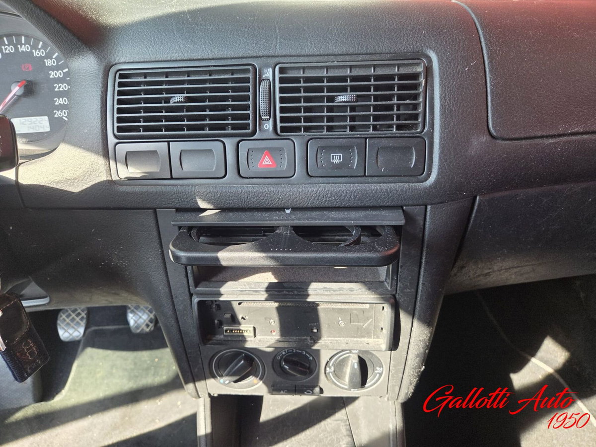 Volkswagen Golf 1.6 cat 3 porte (14)
