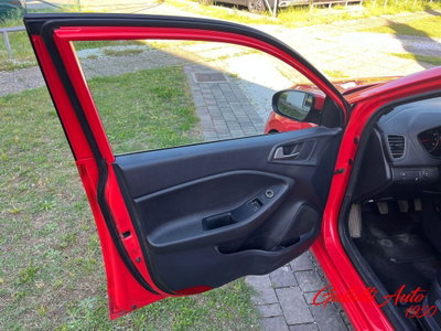 Hyundai i20 1.2 MPI MT GPL ConnectLine (17)