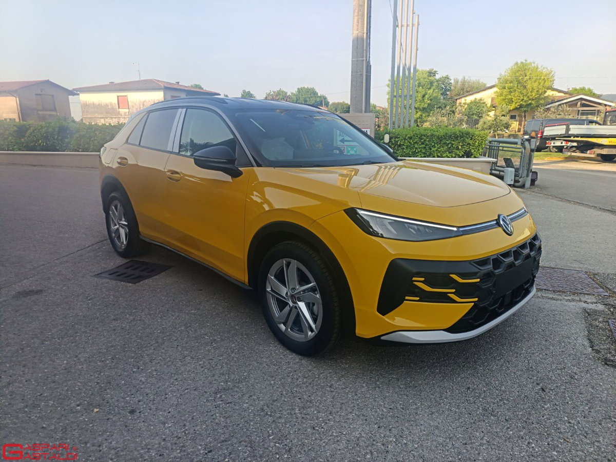 Volkswagen T-Roc 1.5 etsi Life 150cv dsg (2)