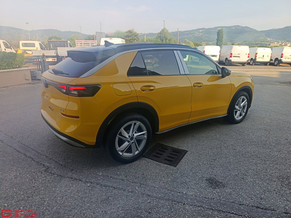 Volkswagen T-Roc 1.5 etsi Life 150cv dsg (3)