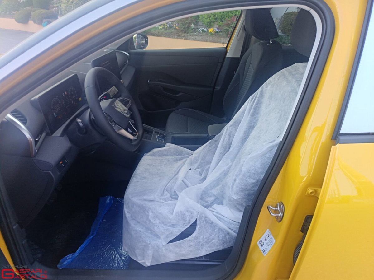 Volkswagen T-Roc 1.5 etsi Life 150cv dsg (5)