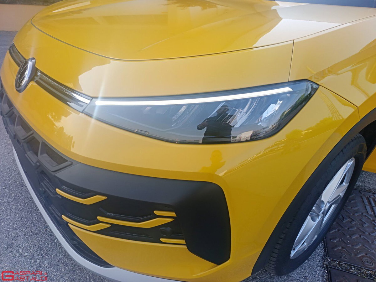 Volkswagen T-Roc 1.5 etsi Life 150cv dsg (9)